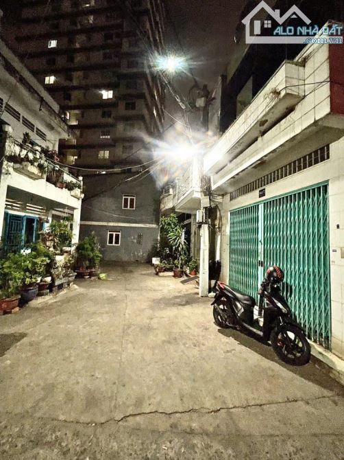 BÁN NHÀ LÔ GÓC CỰC RẺ,TẠI P1,GÒ VẤP,DT 50m2,SỔ HỒNG RIÊNG,XE HƠI ĐỖ CỬA,GIÁ CHỈ 5,95 TỶ - 1