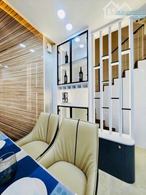 Khu Ẩm Thực phan xích Long Phú Nhuận-32M2-3Tâng Giá chỉ nhỉnh 6Ty - 1