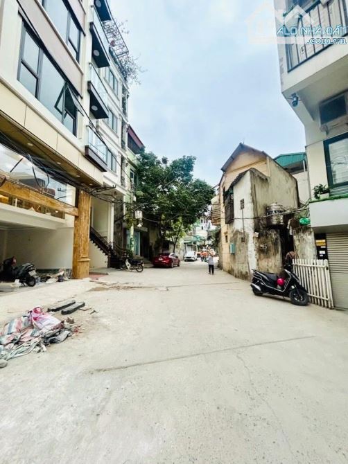Ô TÔ NGỦ TRONG NHÀ - NGÕ RỘNG MÊNH MÔNG TO HƠN MẶT PHỐ TẠI NAM DƯ LĨNH NAM - 1