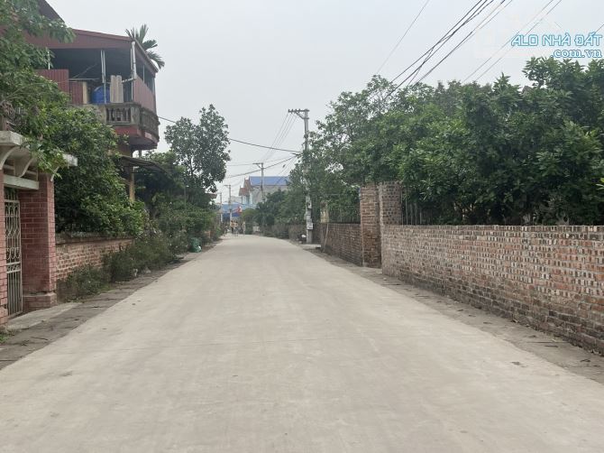 Siêu rẻ! Nhỉnh 10tr/m2 có hơn 400m vuông đẹp ngõ ô tô tải gần chợ Đông Tảo, Khoái Châu - 1
