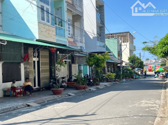 Bán lô đất tái định cư hòn rớ 1 đối diện khu biệt thự đồi Nha Trang  dt 67m giá chỉ 2tỷ350 - 1