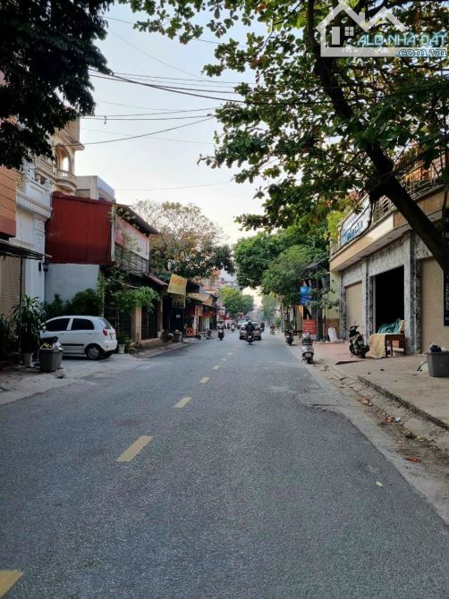 C,C B,ÁN LÔ GÓC ĐẤT  CẠCH  UBNDP HƯƠNG MẠC  GẦN 60M2 MT6.5M HƠN 1 TỶ bé con - 1