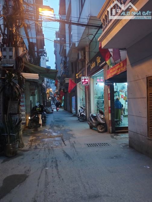Chính chủ bán nhà ngõ ô tô, K. doanh, Phố Khương Hạ, Thanh Xuân. 79m2 – 3 tầng. 13,3 tỷ - 2