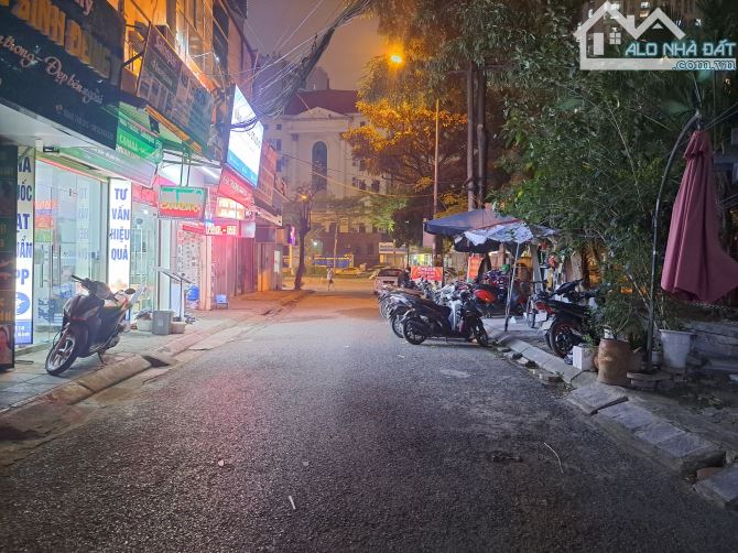 HIẾM, BÁN NHÀ TRUNG KÍNH CẦU GIẤY 40M*5T CHỈ 14.5 TỶ, NHÀ MẶT NGÕ ÔTÔ TRÁNH, KINH DOANH. - 2