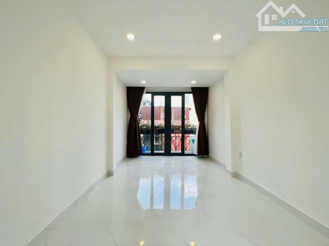 3,8 T.Ỷ - BÌNH THẠNH GIÁP Q1 - 20M2 (4x5) - NỞ HẬU -TRỆT/2 LẦU - 3PN/2WC - GẦN CẦU BÔNG - 2