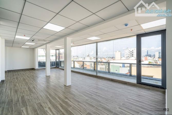 Giảm giá về 39 Tỷ - Bán gấp Toà nhà VP Đào Duy Anh - Ngang lớn 11M, CN 120,9m2, 5 Tầng - 2