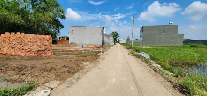 BÁN GẤP LÔ ĐẤT 120M2 - THỊ TRẤN ĐỨC HÒA - GIÁ CHỈ 1 TỶ 285TR- GỌI CHO EM ĐẶT CỌC - 2