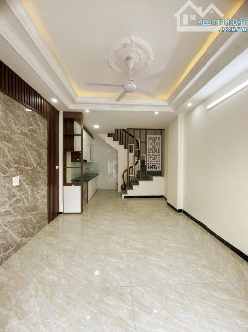 -BÁN NHÀ BÁT KHỐI,CỰ KHỐI*NHÀ 5 TẦNG*ĐƯỜNG Ô TÔ THÔNG*34M GIÁ NHỈNH 5TỶ. - 2