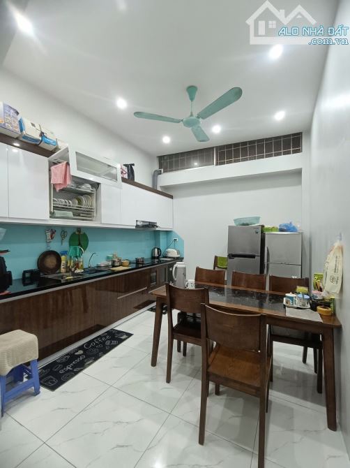 Bán nhà phố Hào Nam, trung tâm Đống Đa, ngõ nông, ô tô đỗ cửa,nhỉnh 13 tỷ - 2
