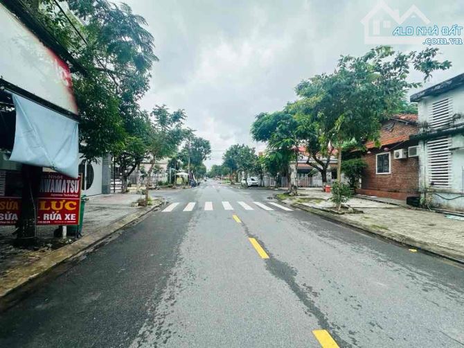 💥 BÁN ĐẤT TẶNG NHÀ – 100M2 MẶT TIỀN PHẠM VĂN CHỈ – RA BIỂN MỸ KHÊ 3 PHÚT - 2