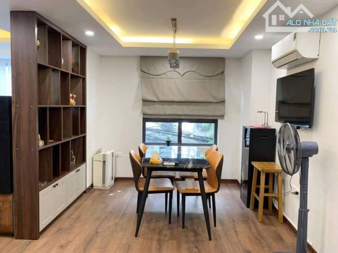 BÁN NHÀ PHỐ NGUYỄN CHÍ THANH - KINH DOANH Ở SƯỚNG - 5 TẦNG LÔ GÓC  Ô TÔ TRÁNH - ĐẦU TƯ - 2