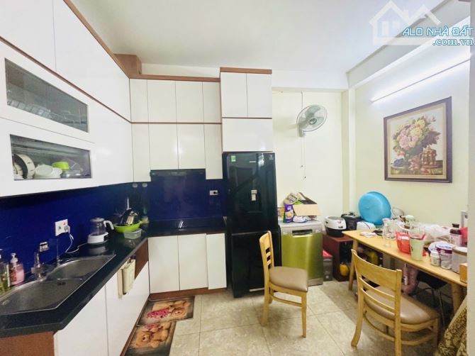 Bán nhà đầy đủ công năng, full nội thất, dân trí cao- Long Biên - 2