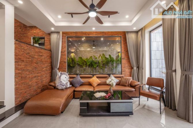 BÁN TOÀ VILLA BIỂN MỸ KHÊ - DOANH THU 800tr/nawm - 2