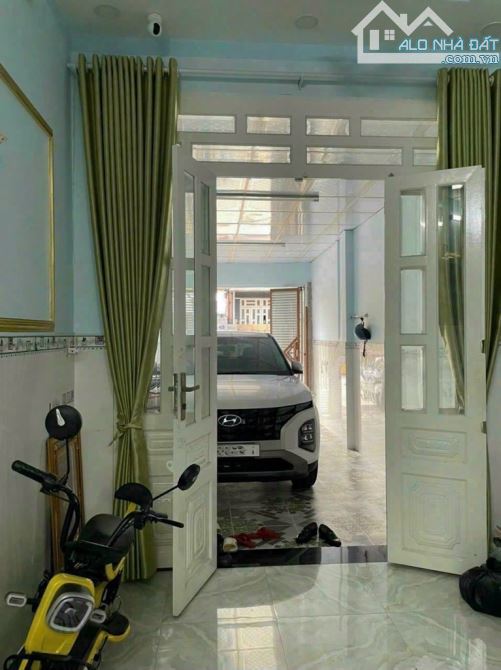 Bán nhà mặt tiền 3 tầng ngay chợ Mai Hắc Đế 65m2 giá 8.x tỷ còn TL - 2