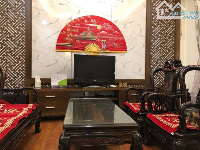PHÂN LÔ HOÀNG QUỐC VIỆT - Ô TÔ- 43M2- GIÁ 13,8 TỶ - 2