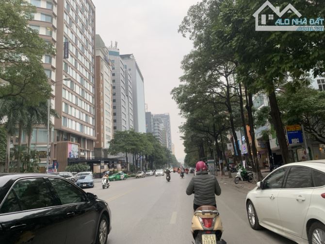 Chính chủ bán gấp 108m2 đất phố Duy Tân _ vỉa hè 2 bên _ 2 mặt thoáng _ ô tô tải tránh. - 2