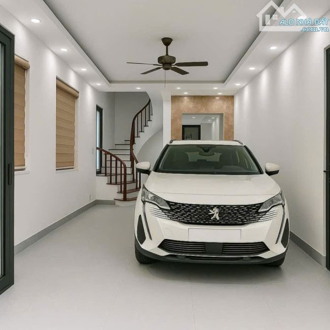 KO NHANH LÀ TIẾC. NHÀ VIP, GA RA, TM, FULL NỘI THẤT XỊN, KD, LÔ GÓC. BÁN NHÀ LONG BIÊN HN - 2