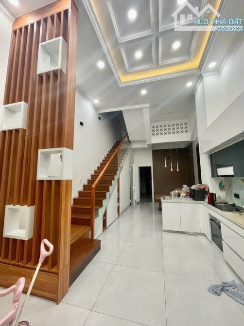 MẶT TIỀN 3 TẦNG TÚ XƯƠNG HIỆP PHÚ THỦ ĐỨC. - 2