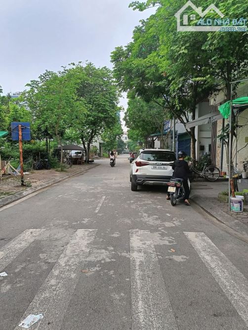 Bán 60m2 đất tđc Tứ Hiệp - Thanh Trì, Phân lô, Ô tô tránh, vỉa hè rộng, Siêu hiếm - 2
