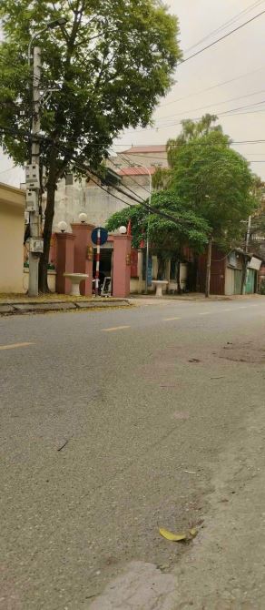 C,C B,ÁN LÔ GÓC ĐẤT  CẠCH  UBNDP HƯƠNG MẠC  GẦN 60M2 MT6.5M HƠN 1 TỶ bé con - 2