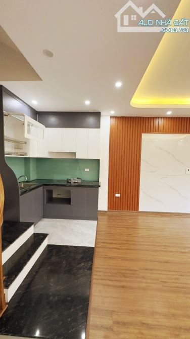 BÁN NHÀ 5 TẦNG BÁT KHỐI, CỰ KHỐI – LONG BIÊN,FULL NỘI THẤT, CÓ GARA Ô TÔ, GIÁ CHỈ 6.85 TỶ - 3