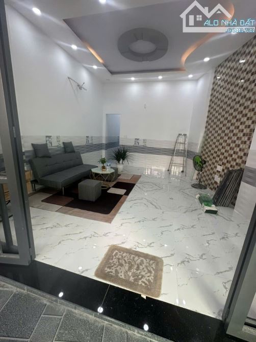 Cần bán gấp nhà mới, hẻm xe hơi thông,  70m2,ngang 6m Bình Tân giáp q6, vị trí đẹp, 3.x tỷ - 3