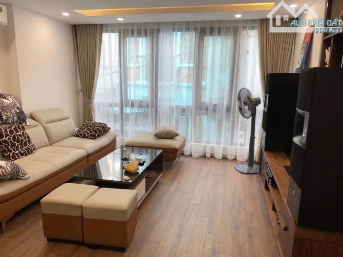 BÁN NHÀ PHỐ NGUYỄN CHÍ THANH - KINH DOANH Ở SƯỚNG - 5 TẦNG LÔ GÓC  Ô TÔ TRÁNH - ĐẦU TƯ - 3