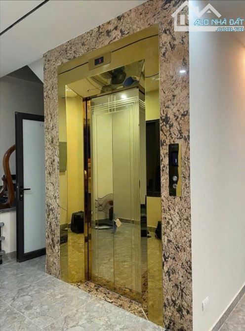 KO NHANH LÀ TIẾC. NHÀ VIP, GA RA, TM, FULL NỘI THẤT XỊN, KD, LÔ GÓC. BÁN NHÀ LONG BIÊN HN - 3
