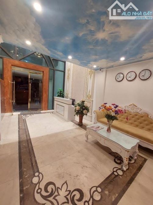 Bán nhà 3 tầng cũ phố Tôn Đức Thắng - Sổ đỏ 90m, MT 6,7m nở hâu - trước nhà tô tránh - 3