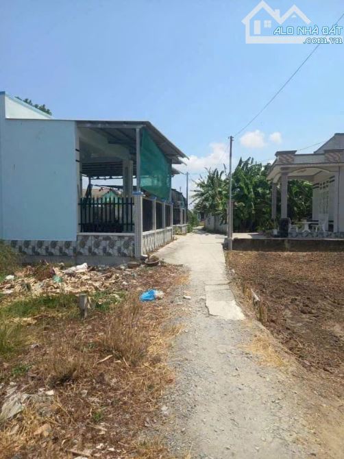 Nhà  Vườn cấp 4 kiên cố 345m2 thổ/ sổ hồng riêng/ ấp 1 xã Long Khê Gò đen - 3