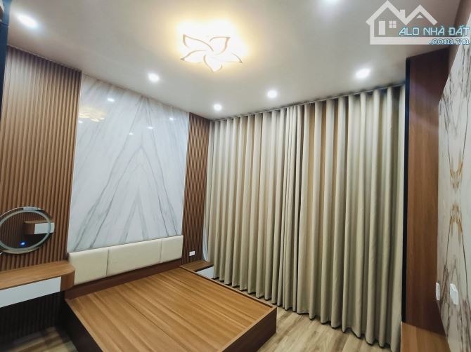 PHỐ VIP - PHÂN LÔ ĐỖ QUANG - VỈA HÈ Ô TÔ TRÁNH - KINH DOANH 19.8 TỶ - 3