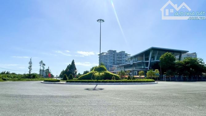 Hàng hiếm nền biệt thự view Sông Hậu khu 586 Cần Thơ đối diện quảng trường Công Viên lớn - 4