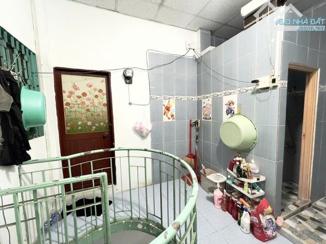 BÁN NHÀ LÔ GÓC CỰC RẺ,TẠI P1,GÒ VẤP,DT 50m2,SỔ HỒNG RIÊNG,XE HƠI ĐỖ CỬA,GIÁ CHỈ 5,95 TỶ - 4