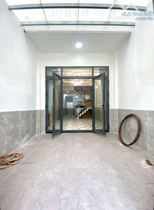 NHÀ 3 TẦNG - HẺM 8M THÔNG  đường TX22 phường Thạnh Xuân  Quận 12 - 68m2 {r} CHỈ 5,4T.ỉ - 4