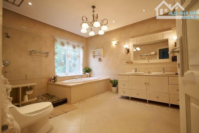 BÁN BIỆT THỰ SIÊU VIP, KĐT DỊCH VỌNG, CẦU GIẤY, 310m2, 5 TẦNG, THANG MÁY, CÓ HẦM, 90 TỶ - 4