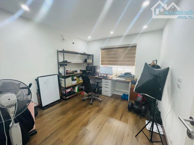 PHỐ VIP - PHÂN LÔ ĐỖ QUANG - VỈA HÈ Ô TÔ TRÁNH - KINH DOANH 19.8 TỶ - 4