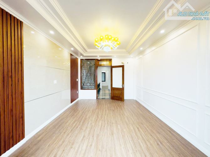 Nhà đẹp TĐC Đồng Giáp - Đông Hải - Hải An . DT 60m2 x 4,5T Thang Máy - 5