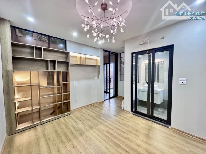 Bán Nhà Gia Thuỵ 55m2-5 Tầng-Mt 6m-hơn 11 tỷ-Ô TÔ-FULL NỘI THẤT-6 NGỦ-PHÁP LÝ RỎ RÀNG-SỔ V - 5