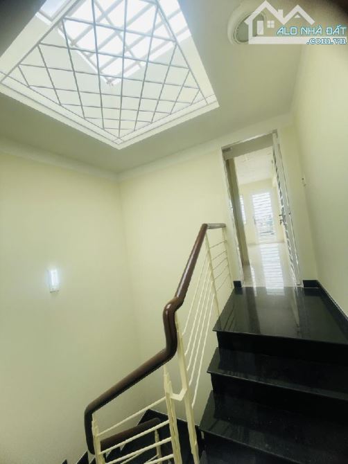 HẺM XE HƠI 6M LÊ VĂN SỸ 50M2, 5 TẦNG, 7 PHÒNG NGỦ GẦN SÂN BAY, SỔ A4, CHỈ NHỈNH 10 TỶ - 5