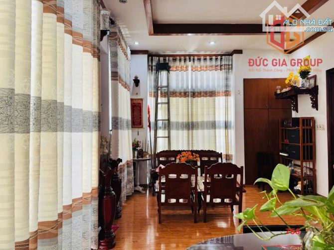 Bán nhà 1 trệt 1 lầu 1 sẹc đường Phạm Văn Thuận, P.Tân Mai giá chỉ 11 tỷ - 5