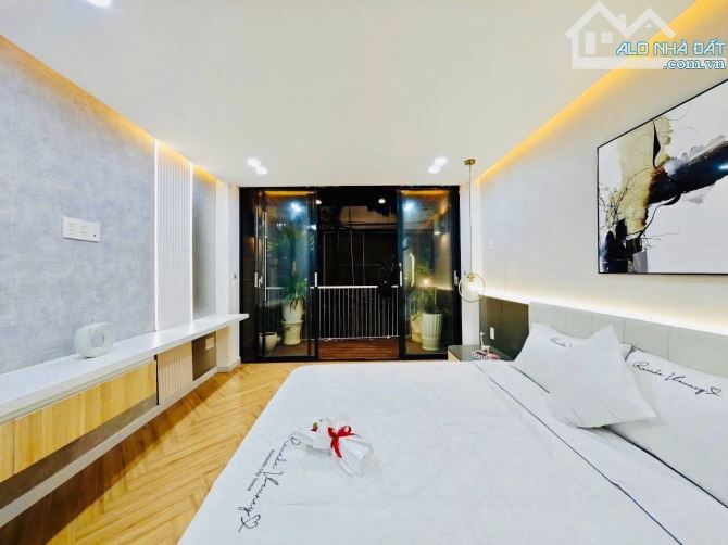 Khu Ẩm Thực phan xích Long Phú Nhuận-32M2-3Tâng Giá chỉ nhỉnh 6Ty - 6
