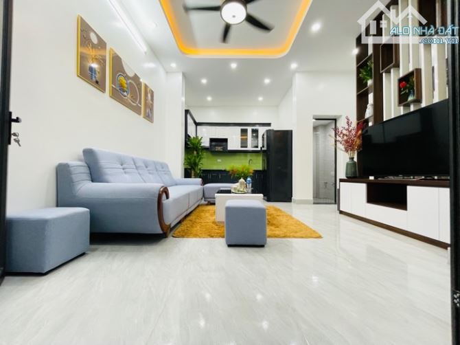 BÁN NHÀ VỊ TRÍ CỰC ĐẸP CÁCH MẶT PHỐ CHỈ 1 NHÀ TRƯƠNG ĐỊNH 40M2x4T - DÂN XÂY NHỈNH 6 TỶ - 7