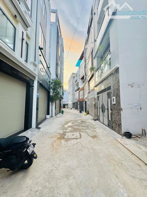 NHÀ NGAY CHỢ GÒ VẤP 10 PHÒNG CHO THUÊ - DOANH THU 60 TRIỆU/THÁNG - GIÁ 7.6T - 7
