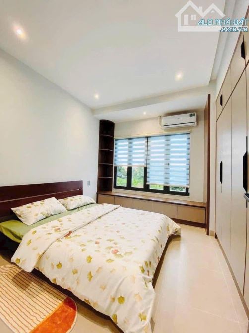 NHÀ 4 PHÒNG NGỦ HẺM 34 NGUYỄ THỊ ĐỊNH: Giá 3.95 tỷ - 7