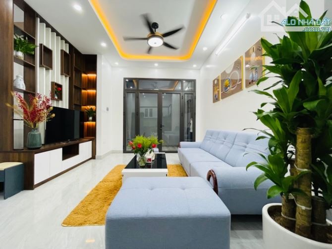 BÁN NHÀ VỊ TRÍ CỰC ĐẸP CÁCH MẶT PHỐ CHỈ 1 NHÀ TRƯƠNG ĐỊNH 40M2x4T - DÂN XÂY NHỈNH 6 TỶ - 8