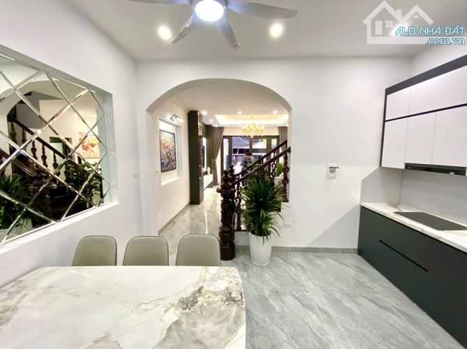 LÔ GÓC NGÕ KIM GIANG, SỔ ĐẸP, 30M RA PHỐ, NGÕ THẲNG TẮP - 2