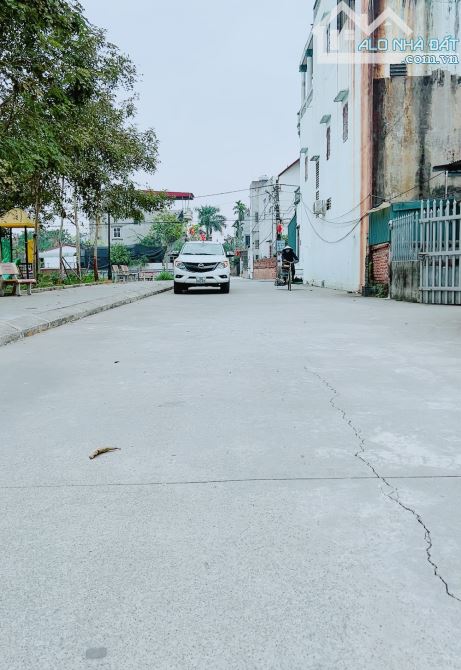 HOA HẬU ĐẤU ZÁ SÁP MAI ĐƯỜNG RỘNG 7m VỈA HÈ 2M 73M ZÁ ĐẸP