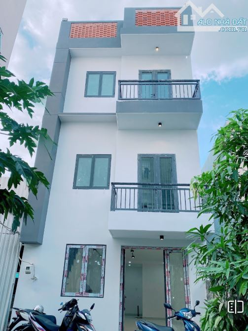 SIÊU PHẨM NHÀ 4 TẦNG MỚI TINH, NGANG KHỦNG 5,5M - GẦN KHU ĐÔ THỊ MỚI QUẬN 8 - GIÁ CHỈ 4,4