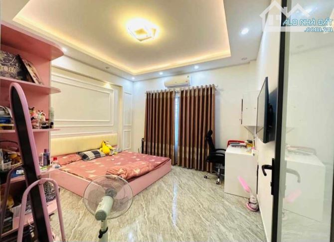 Bán nhà phố Nguyễn Khuyễn - 3 BƯỚC RA HỒ VĂN_QUÁN, 48m2, 5 Tầng, Giá 9,35 tỷ