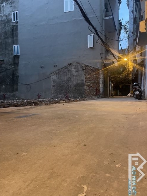BÁN ĐẤT Phố Trạm - LONG BIÊN, GẦN AEON MALL - 80m² - MT 4m - Giá: 11,2 tỷ